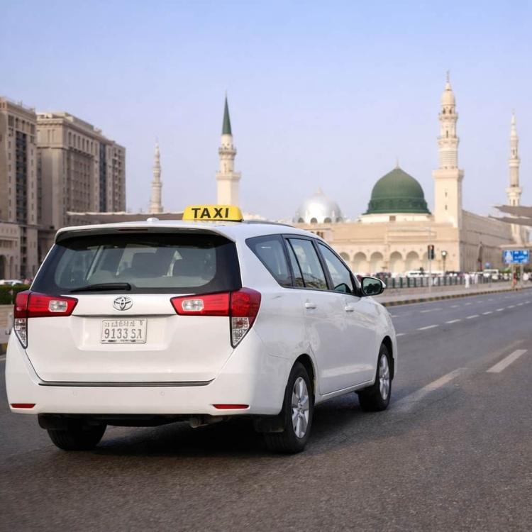 حجز سريع عبر خدمة سيارات الأجرة في المدينة المنورة
