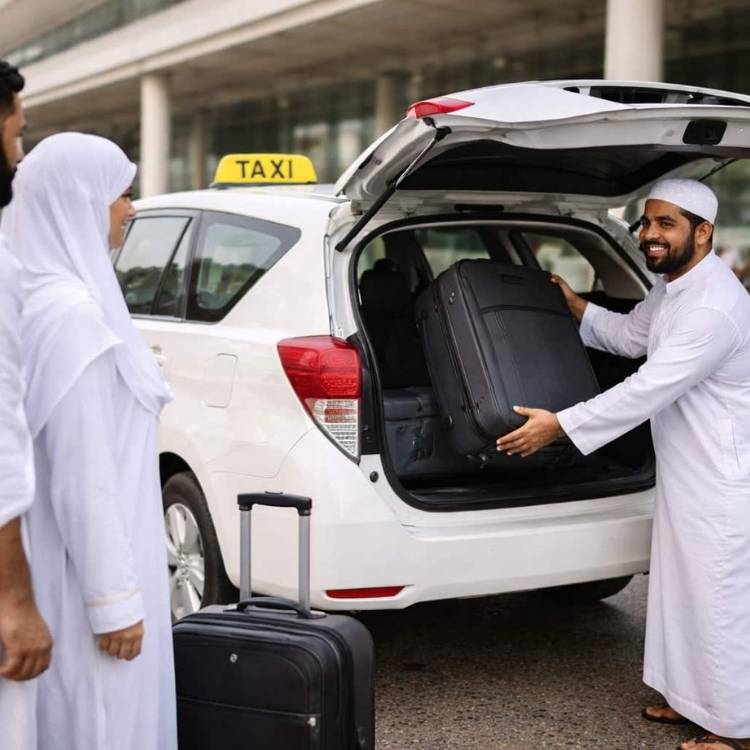 سيارة مريحة ضمن خدمة سيارات الأجرة في المدينة المنورة